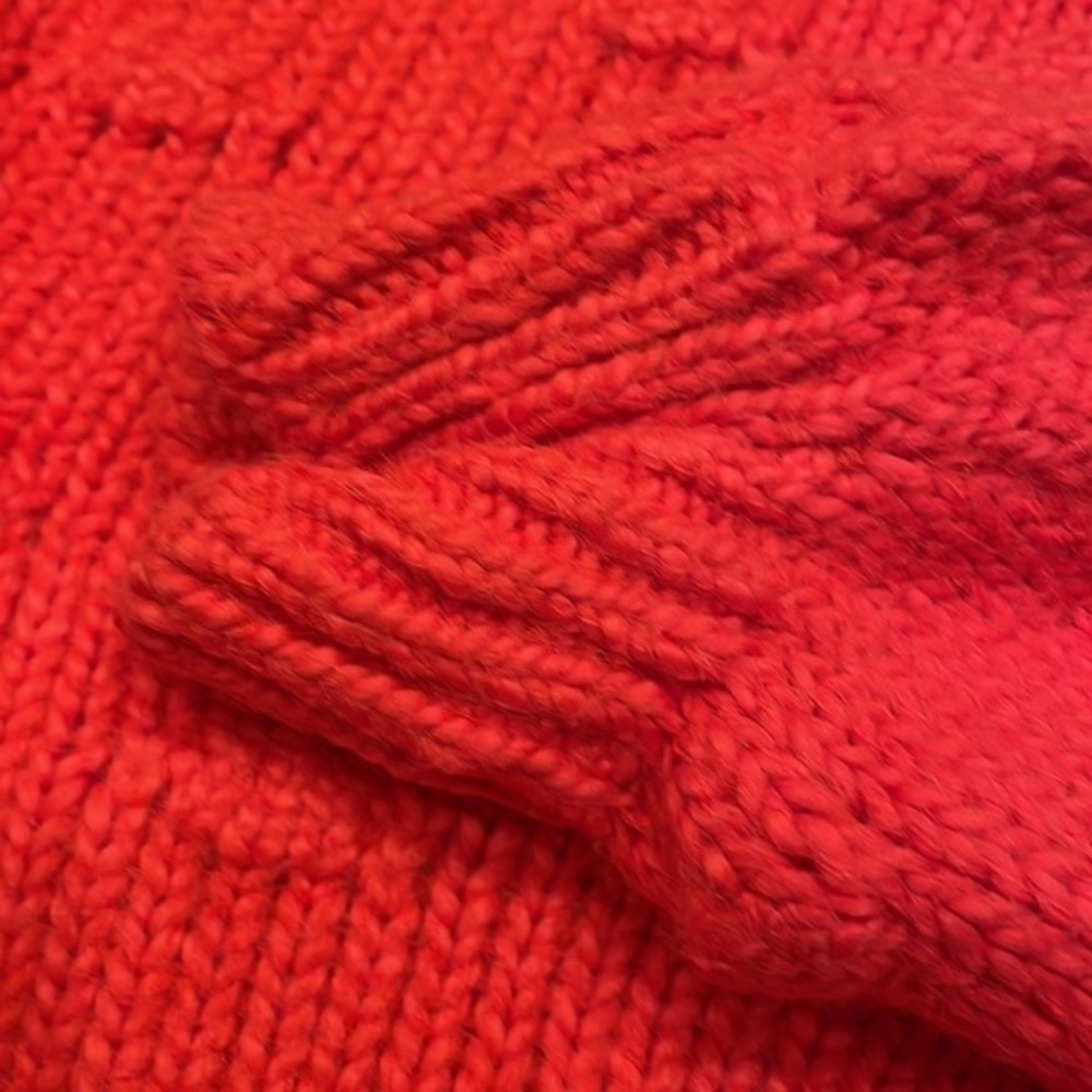 Universal thread medium cropped sweater​ - image 4